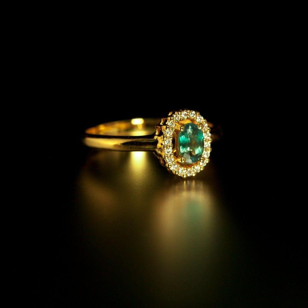 Natural Alexandrite Diamond 18k Yellow Gold Ring